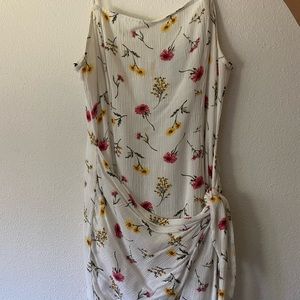 floral, spagetti strap dress w side tie.